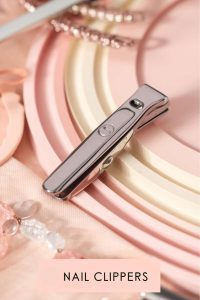 Best Nail Kit For Beginners: 15 Must-Have Tools Guide